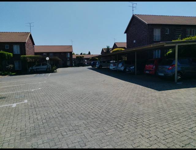 2 BEDROOM TOWNHOUSE FOR SALE IN EDEN GLEN